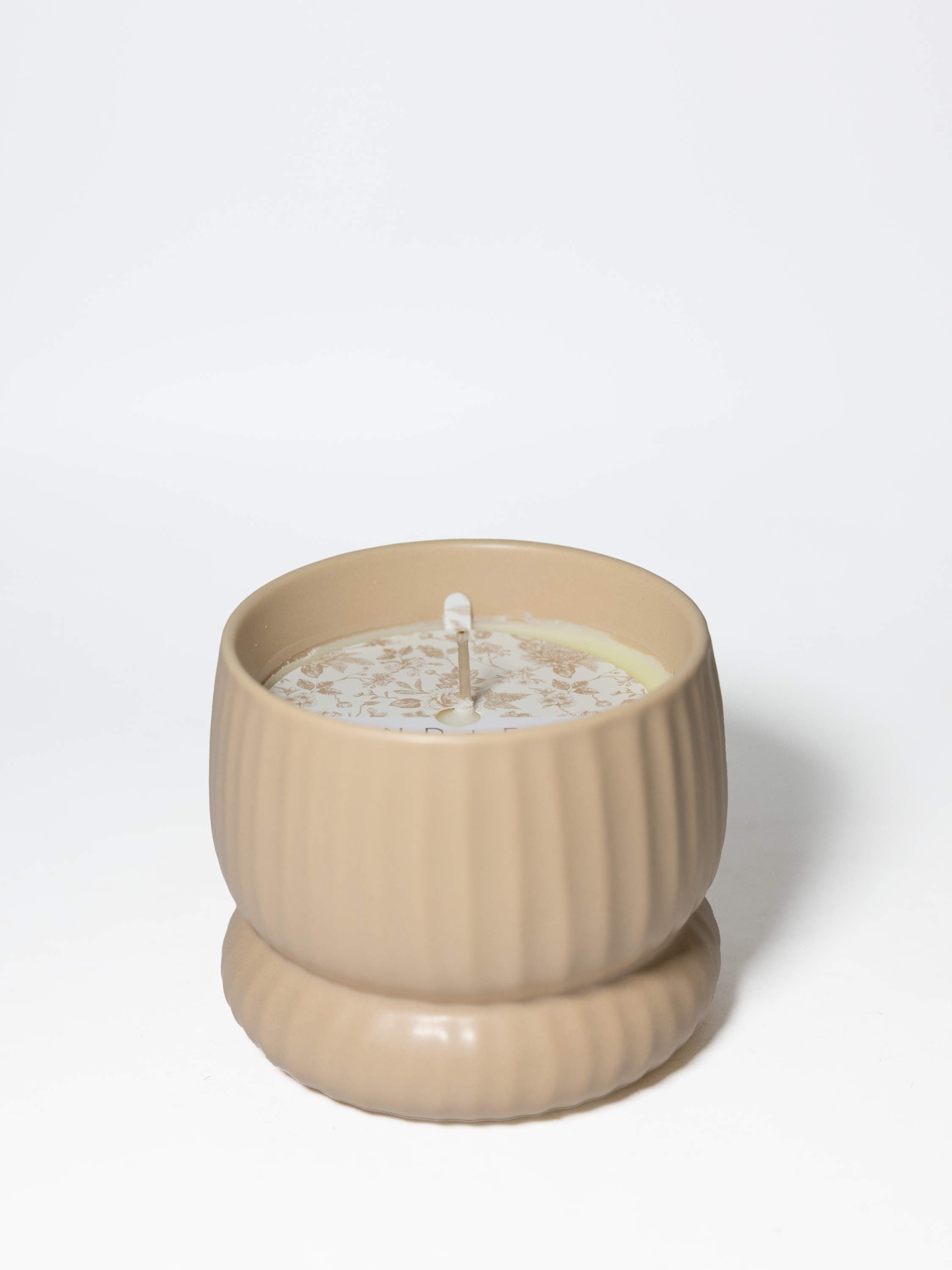 Cashmere & Linen 10 oz scented candle